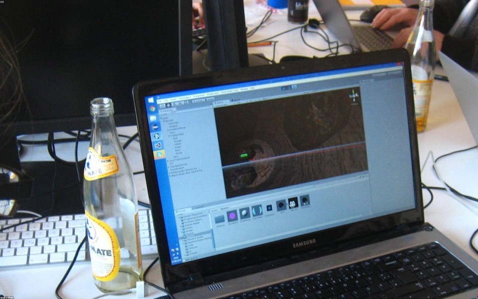 TechAngola - laptop com projeto digital e tecnologia